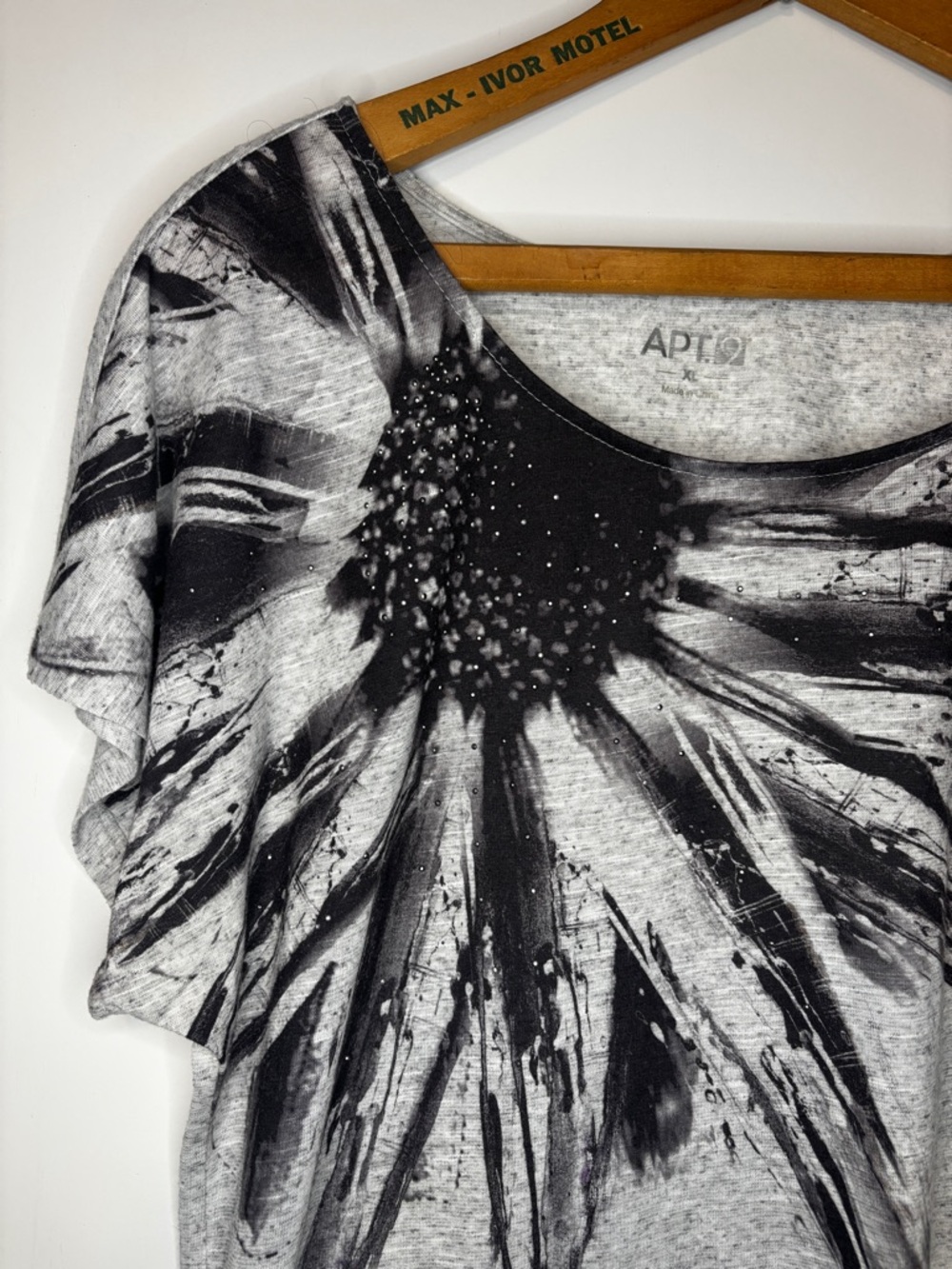Gray Apt. 9 Embelished Floral Graphic Scoop Neck Linen Blend Top -XL- - Picture 4 of 13